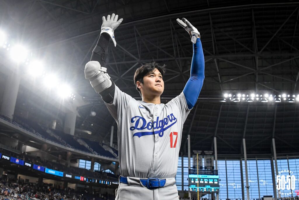 There are no limits for MLB/high school students! After winning the Silver Slugger Award, Ohtani Shohei was once again named the best batsman