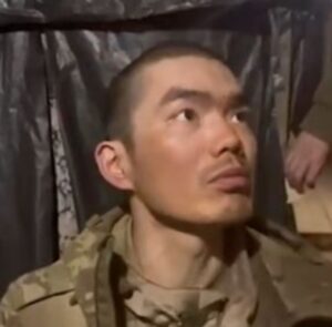 烏軍俘虜2名為俄作戰中國人 澤倫斯基曝戰俘影片
