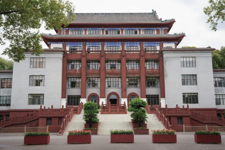 中國四川大學