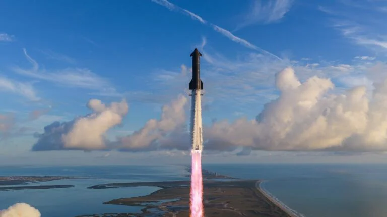 SpaceX星艦首入地球軌道！ 引擎故障仍成功部署26顆星鏈